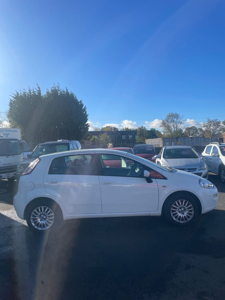 2014 Fiat Punto 1.2 Pop 5dr [Start Stop] HATCHBACK Petrol Manual