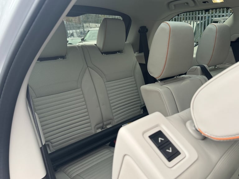 2019 Land Rover Discovery 2.0 SD4 HSE SUV 5dr Diesel Auto 4WD Euro 6 (s/s) (240 ps) ESTATE Diesel...