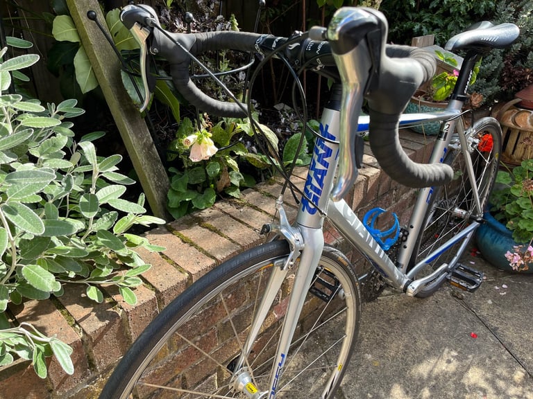 Giant Defy FSA Mavic Shimano 10x2 road bike bicycle Tiagra 20 speed