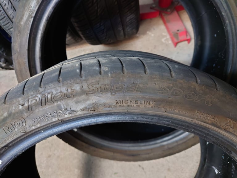 255/35R19 Michelin Pilot Super Sport Tyres