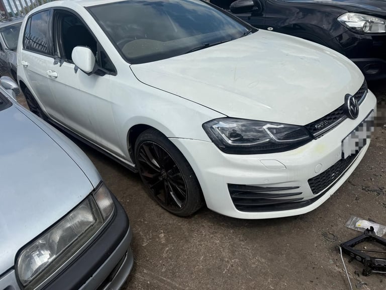 Breaking spare parts vw golf mk7 gtd white