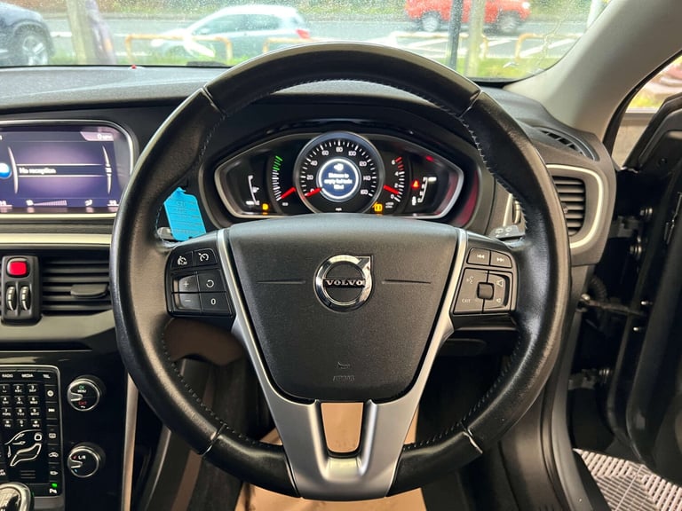 2018 Volvo V40 D3 [4 Cyl 150] Momentum Nav Plus 5dr Geartronic HATCHBACK DIESEL Automatic