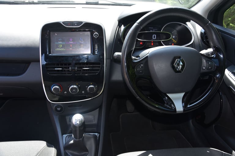 Renault, CLIO, Hatchback, 2016, Manual, 1149 (cc), 5 doors