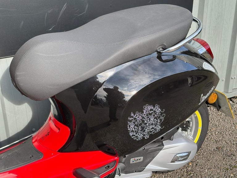 2024/24 Vespa Primavera 125 Mickey Mouse Edition One Owner Machine 