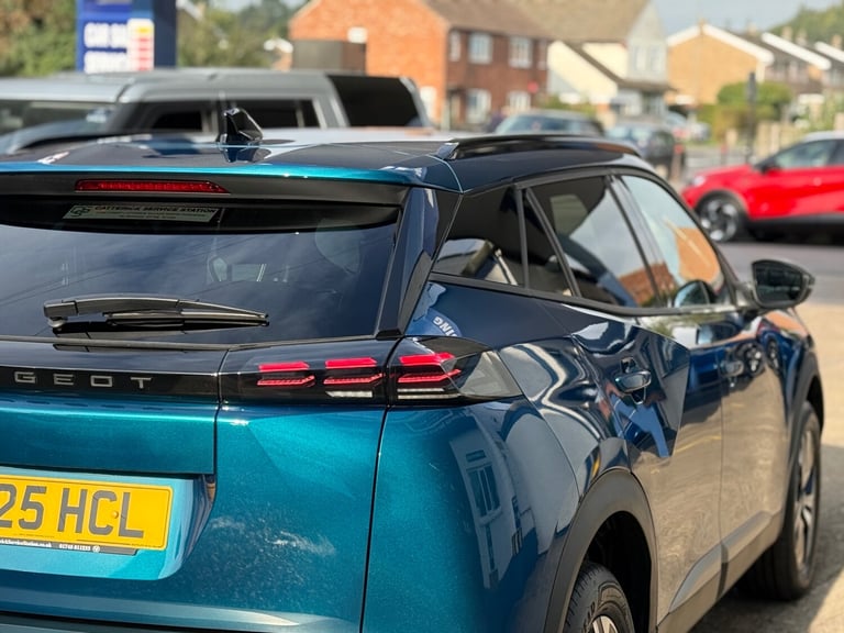 2025 Peugeot 2008 1.2 PureTech Allure 5dr ONLY 710 MILES, MAY 2028 WARRANTY,  HATCHBACK Petrol Ma...