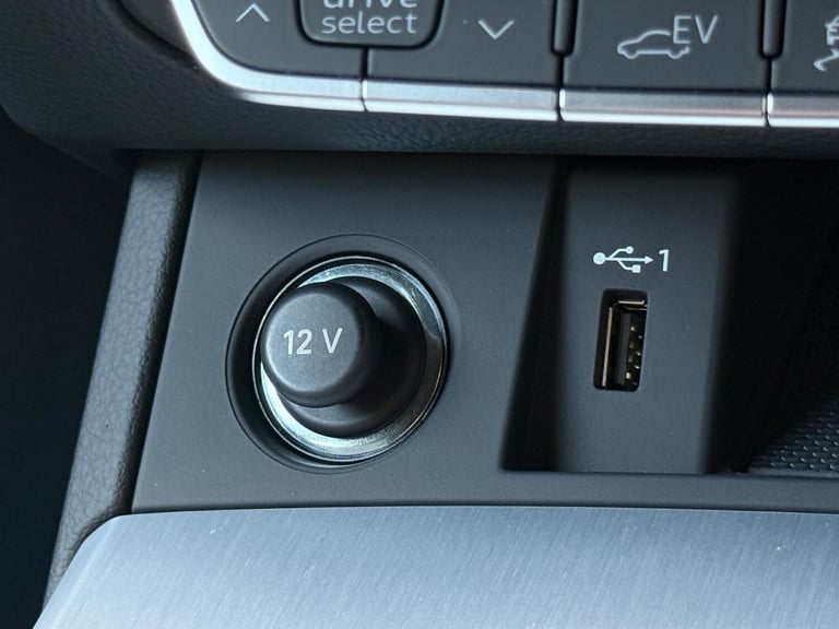  Audi Q5 2.0 TFSIe 50 S line SUV 5dr Petrol Plug-in Hybrid S Tronic quattro Euro 6 ( Petrol/Elect...