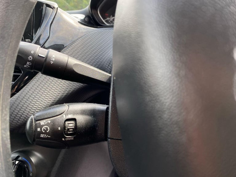 2015 Peugeot 2008 1.2 PureTech Access Euro 6 5dr (A/C) Petrol