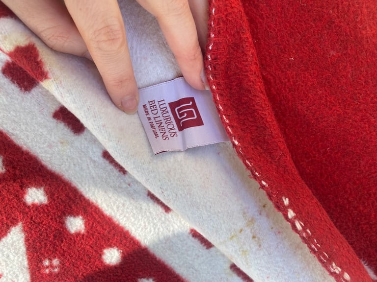 Reversible blanket/throw - x2 designs - satisfactory-price in description