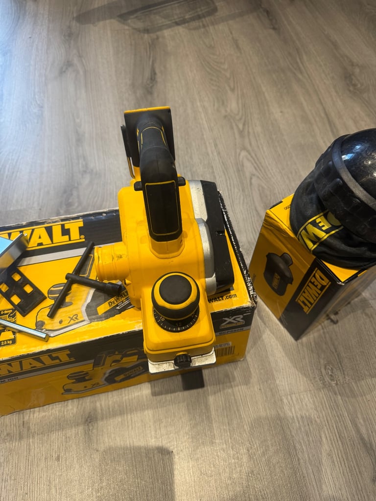 DEWALT 18v planer 