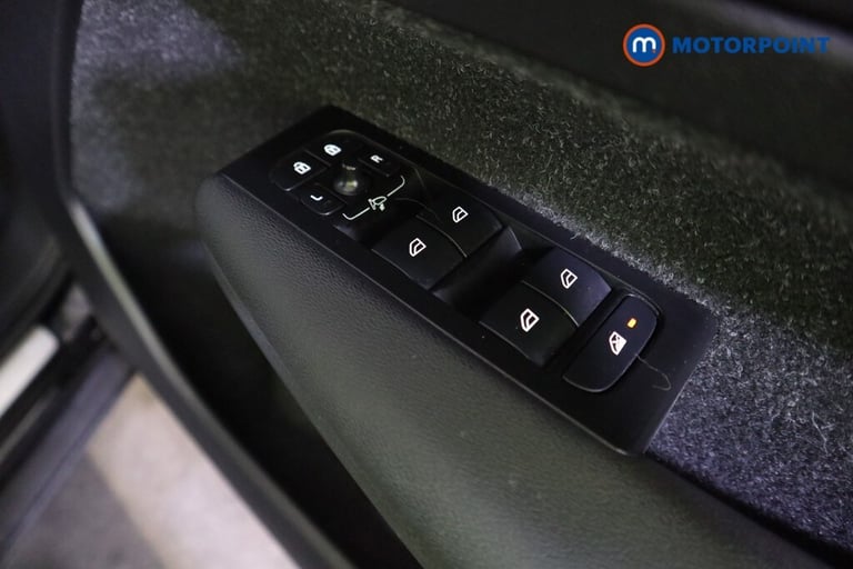 2021 Volvo XC40 1.5 T3 [163] R DESIGN 5dr SUV Petrol Manual