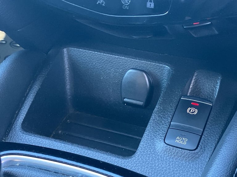 2018 Nissan Qashqai 1.2 DiG-T Tekna 5dr SUV PETROL Manual