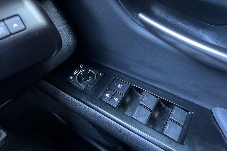 2023 Lexus UX 250h 2.0 F-Sport Design 5dr CVT ESTATE PETROL/ELECTRIC Automatic