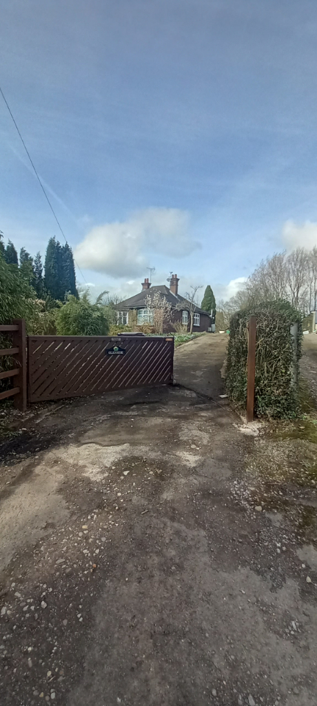 **LET BY**GLENSIDE**DETACHED BUNGALOW**3 BEDROOMS**MADELEY**