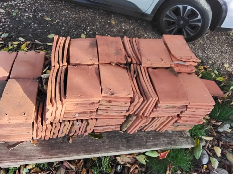 'Clay' roof tiles
