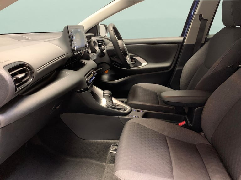 2021 Toyota Yaris 1.5 VVT-h Design Hatchback 5dr Petrol Hybrid E-CVT Euro 6 (s/s) (116 ps) -  Hat...