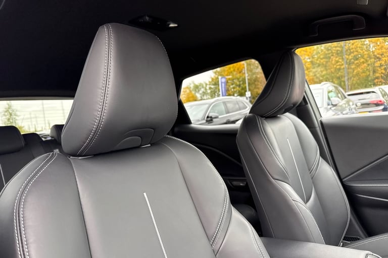 2024 Lexus LBX 1.5 VVT-iE Takumi SUV 5dr Petrol Hybrid E-CVT Euro 6 (s/s) (136 ps) SUV PETROL/ELE...
