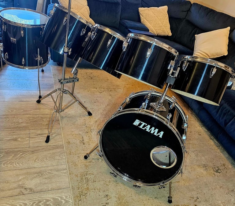 Tama Royalstar 6 piece shell pack. 22 inch bass kick drum. Remo & Evans heads. MIJ.