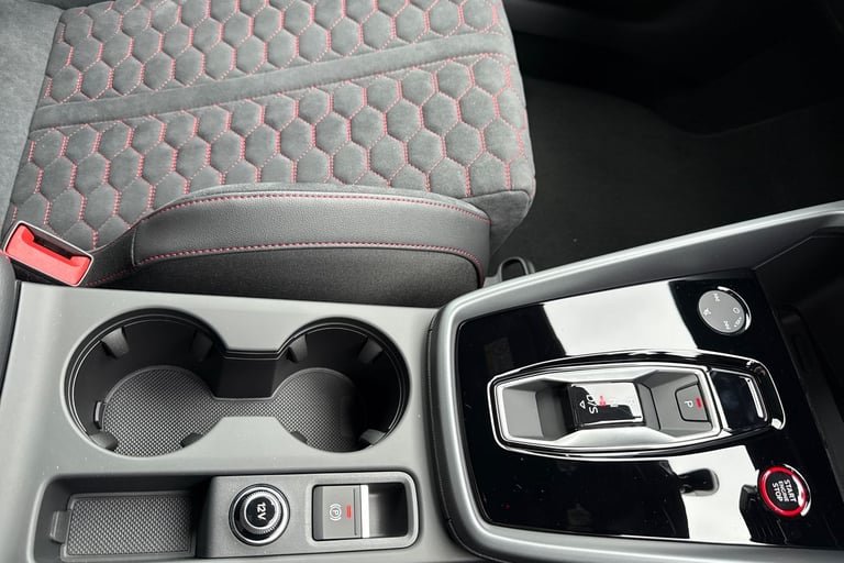2025 Audi RS3 2.5 TFSI Carbon Vorsprung S Tronic quattro Euro 6 (s/s) 4dr Saloon Automatic
