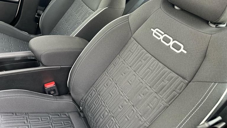 2025 Fiat 600 1.2 MHEV SUV 5dr Petrol Hybrid e-DCT Euro 6 (s/s) (100 ps) Automatic Hatchback Hybr...