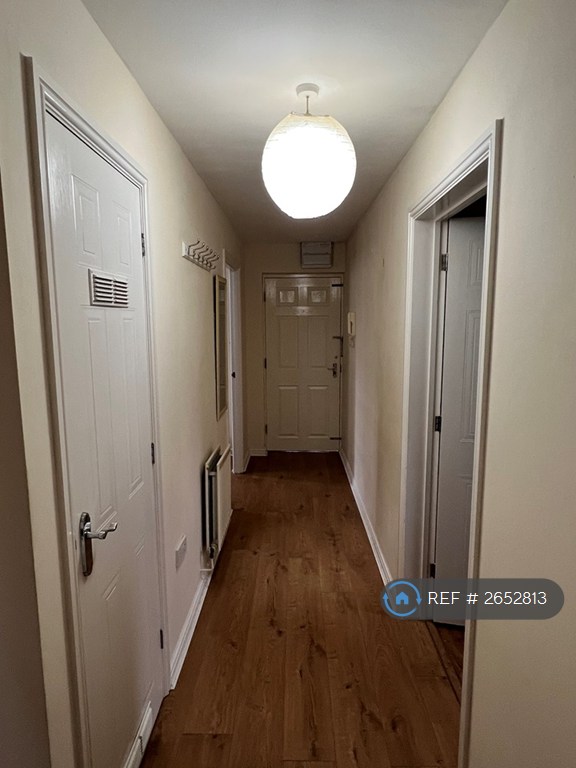 2 bedroom flat in Temple Place, Reading, RG1 (2 bed) (#2652813)