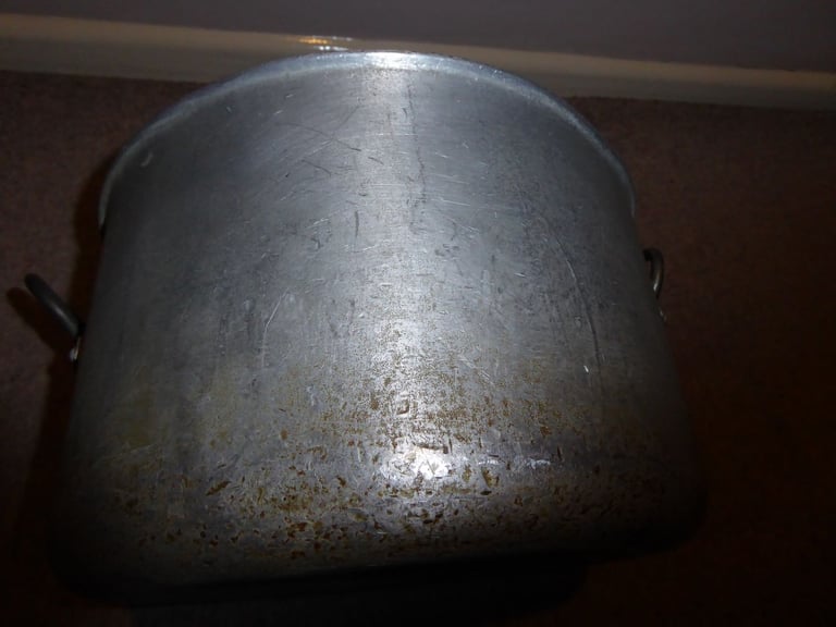 stock pot. professional use. stainless steel. 10 litre capacity