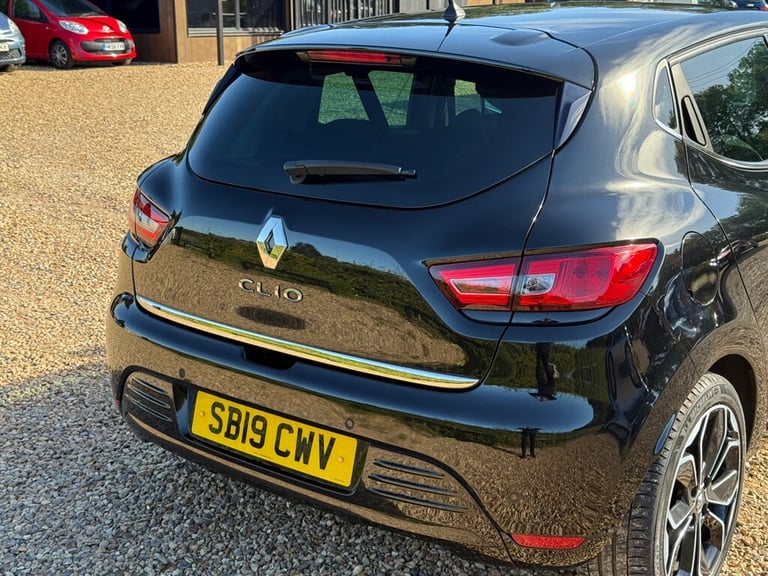2019 Renault Clio 0.9 TCe Iconic Hatchback 5dr Petrol Manual Euro 6 (s/s) (75 ps) Hatchback Petro...