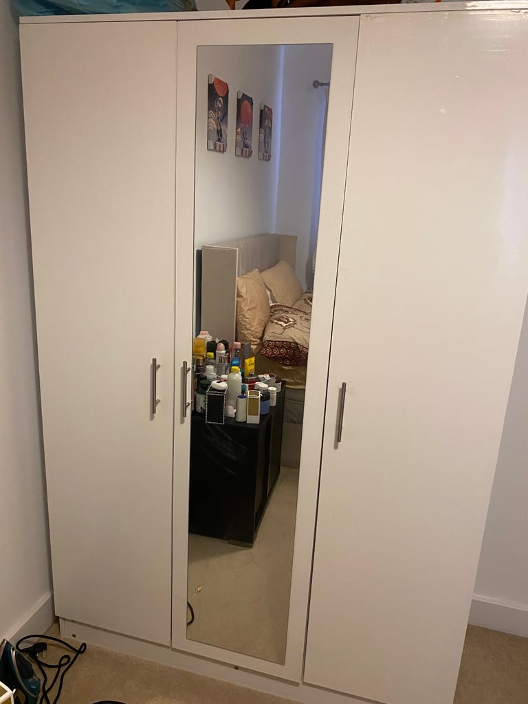 3 door wardrobe