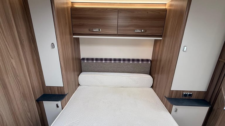 2022 Swift Sprite Major 4 SB Transverse Island Fixed Bed End Washroom