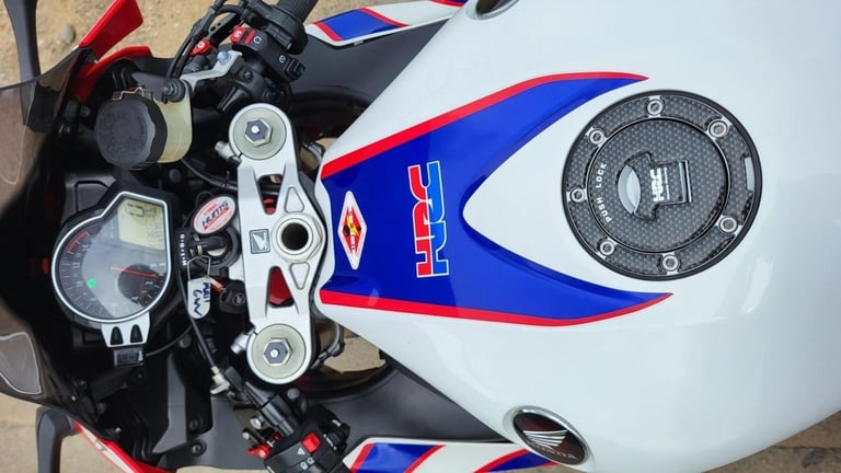 2011 11 HONDA CBR 1000 RR-A FIREBLADE CBR1000RR HRC COLOURS 12k MILES CBR1000