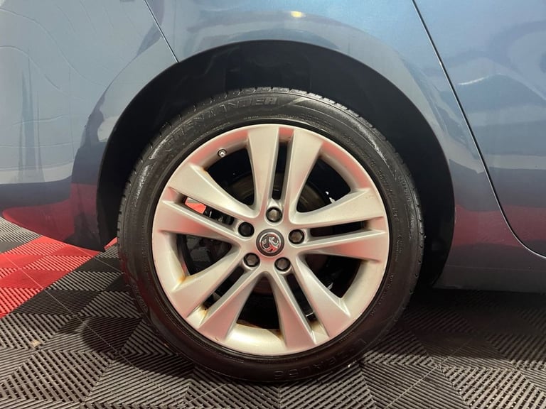 2014 Vauxhall Zafira Tourer 2.0 CDTi SRi MPV 5dr Diesel Manual Euro 5 (130 ps) MPV Diesel Manual