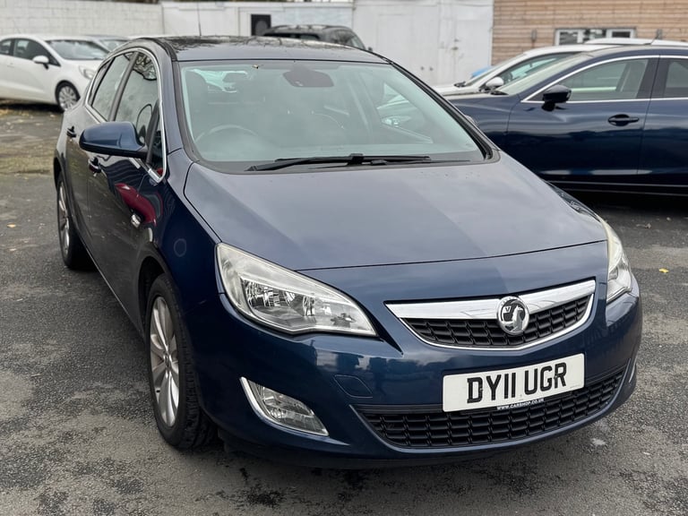 2011 Vauxhall Astra 1.6i 16V SE 5dr HATCHBACK Petrol Manual