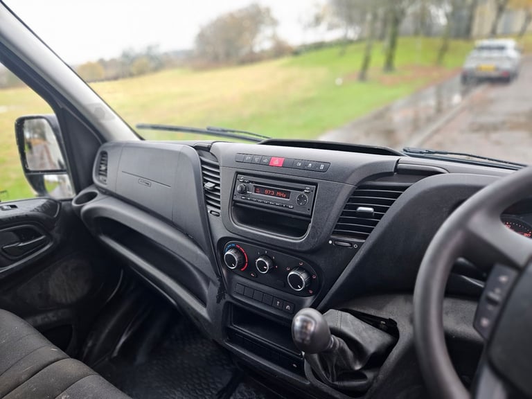 2019 iveco daily 35-120 rwd mwb euro 6 ulez comp sim transit master crafter movano