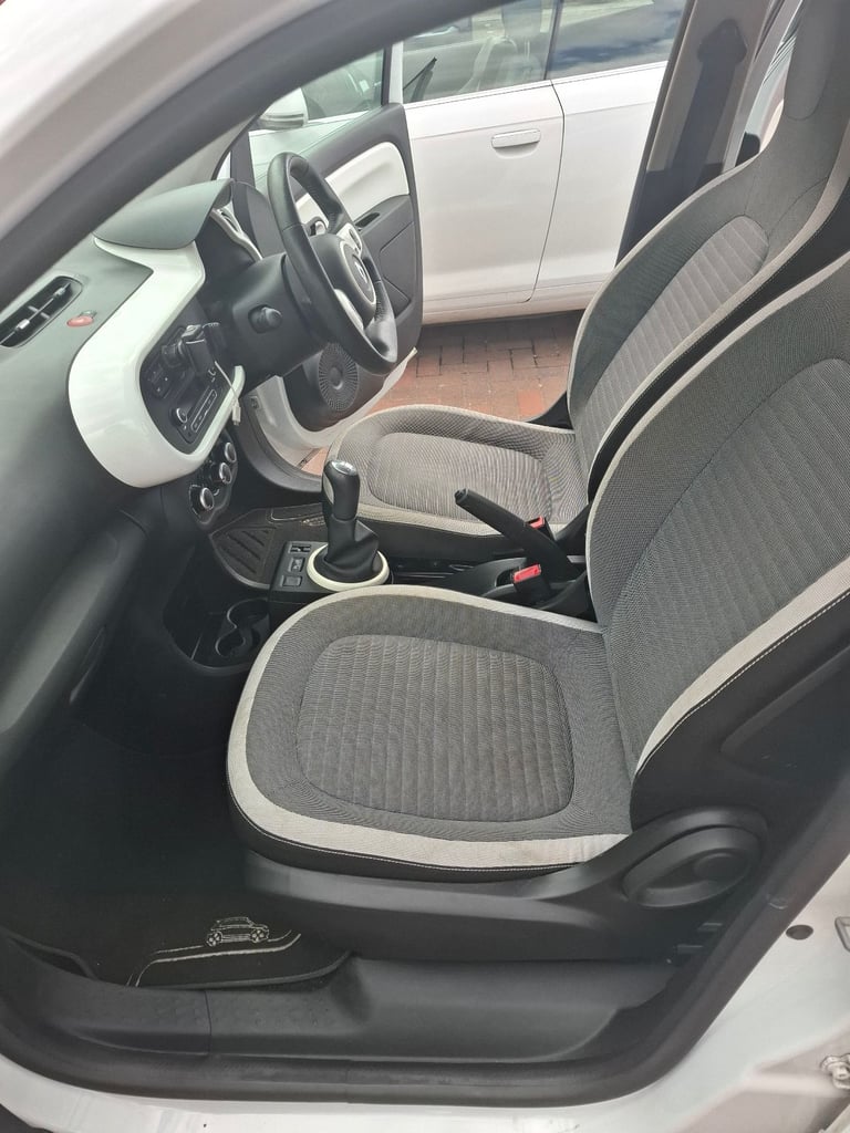 Renault, TWINGO, Hatchback, 2017, Manual, 999 (cc), 5 doors