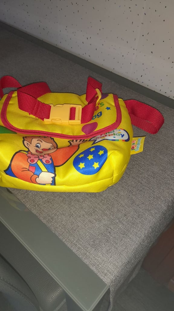 Free kids mr tumble talking bag 