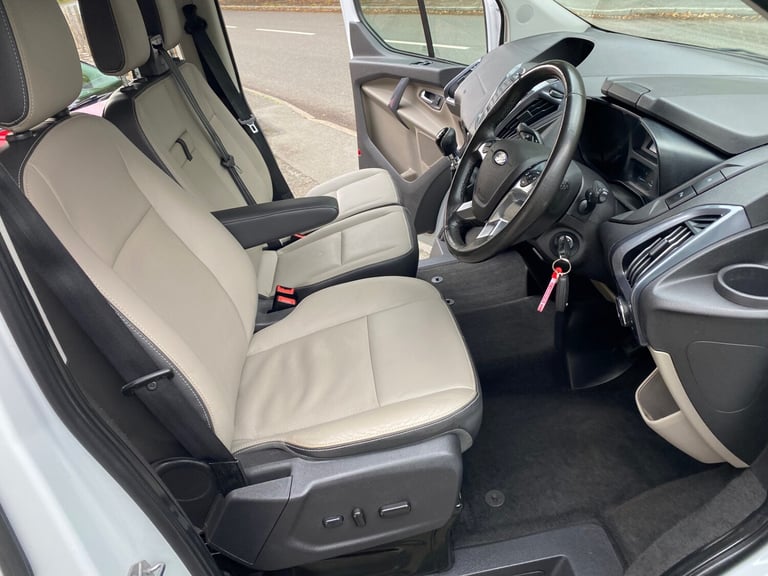 2017 Ford Tourneo Custom Ford Tourneo Custom 2.0 TDCi 130ps 9 Seater Leather Titanium Minibus Cam...