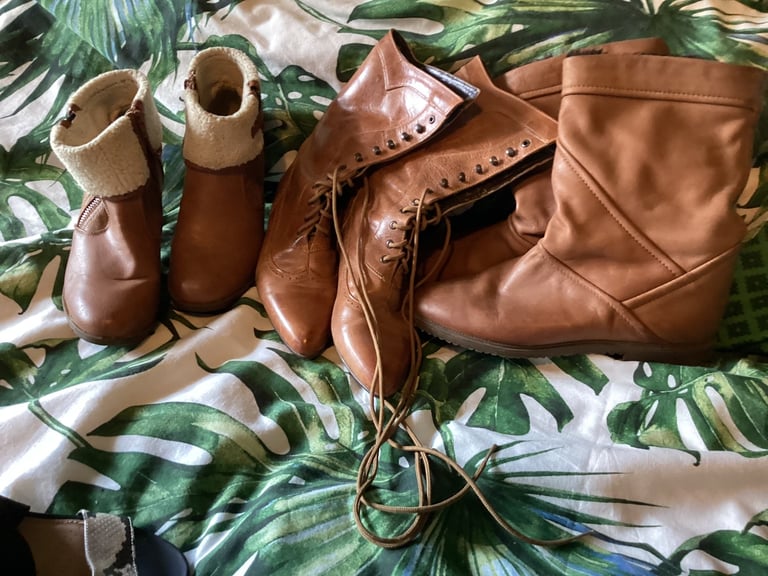 image for Ladies brown boots 