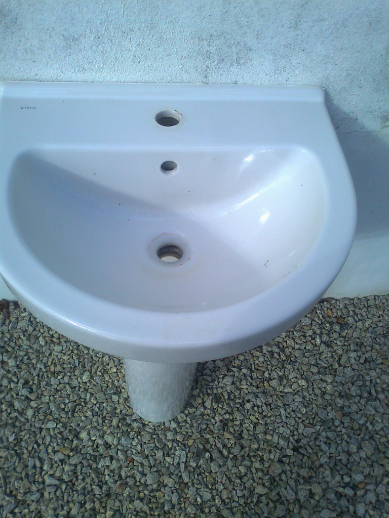 WASH BASIN & PEDESTAL - ALMOST NEW - PRICE REDUCED FOR QUICK SALE - 