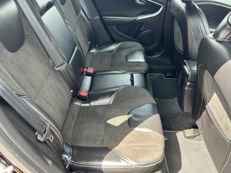 2017 Volvo V40 2.0 T2 R-Design Nav Plus Hatchback 5dr Petrol Manual Euro 6 (s/s) (122 ps) Hatchba...