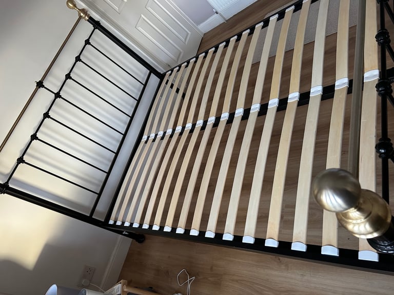 image for King Size Metal Bed Frame 