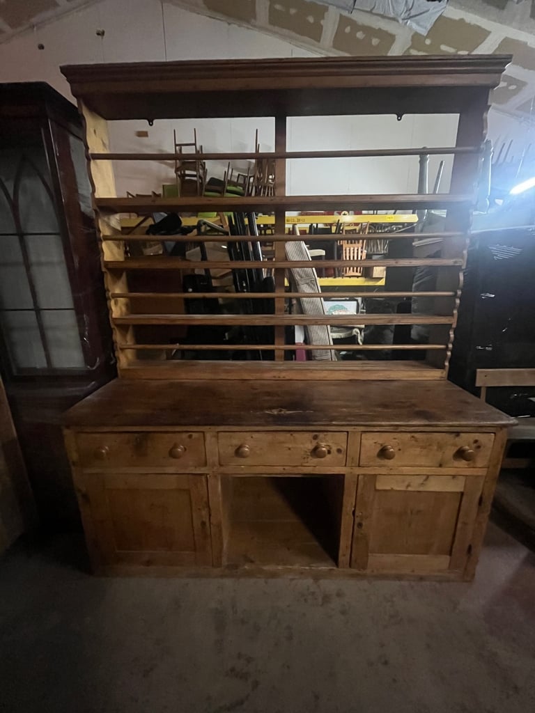 A LARGE GENUINE VICTORIAN DRESSER VERY ORIGINAL PIECE ,COMES WITH ONE KEY ,FREE LOCAL DELIVERY