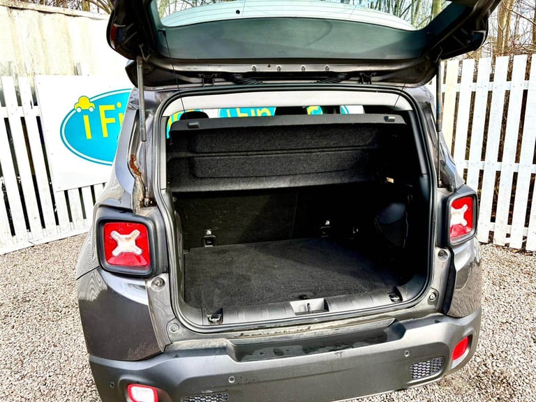 CAN'T GET CREDIT? CALL US! Jeep Renegade 1.4 MultiAir II Longitude (s/s)- £149 DEPOSIT, £56 PER WEEK