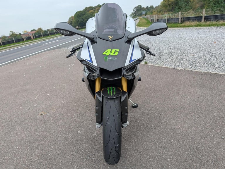 2016 YAMAHA YZF-R1M