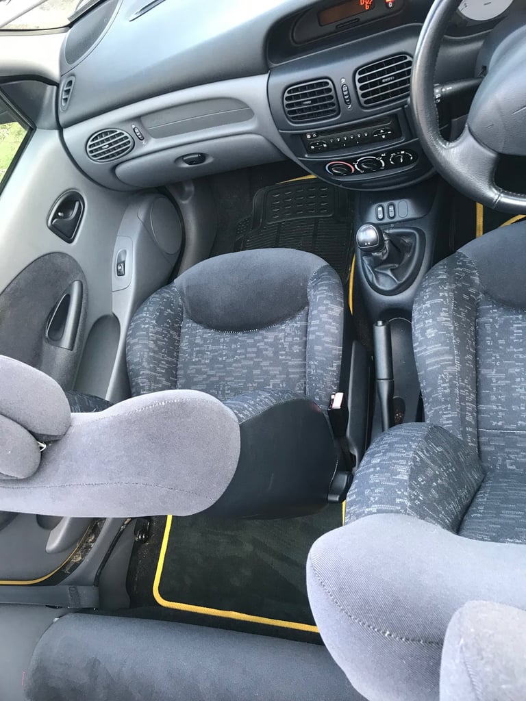 Renault, MEGANE, Convertible, 1999, Manual, 1598 (cc), 2 doors