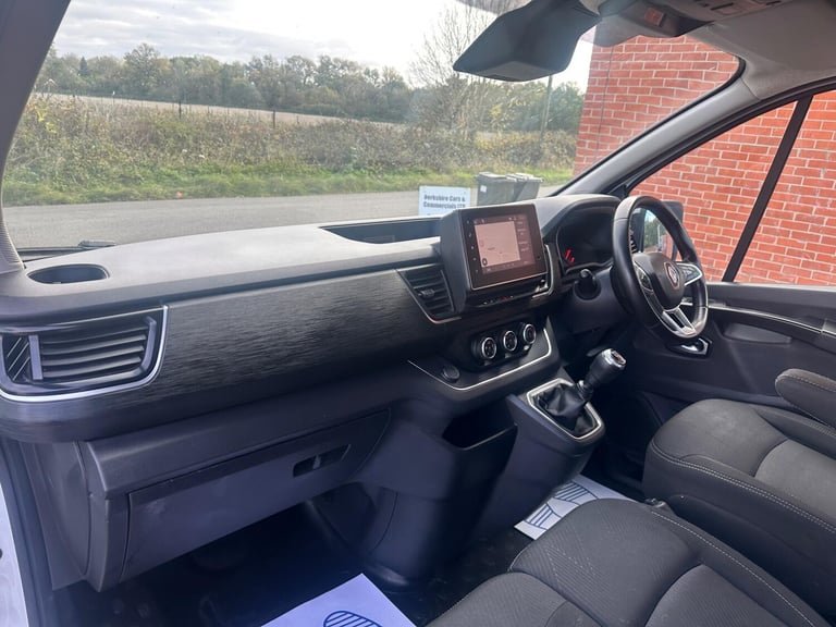 2022 Renault Trafic 2.0 dCi Blue LL30 Sport L2 H1 Euro 6 (s/s) 5dr PANEL VAN Diesel Manual