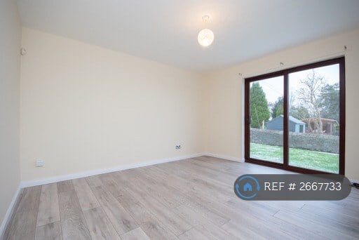 2 bedroom flat in Gladstone Place, Woodside, Aberdeen, AB24 (2 bed) (#2667733)