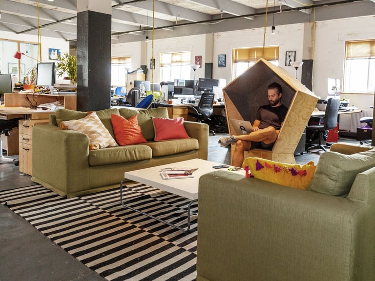 1ST MONTH FREE! | DESK SPACE | Coworking Desk | Dedicated Desk in Hackney East London E9