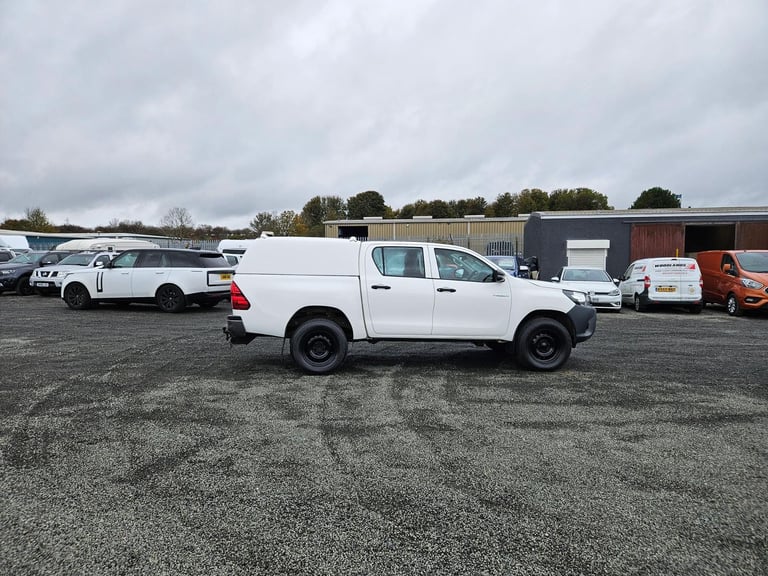 2019 ON A 69 TOYOTA HILUX ACTIVE D-4D 4WD 2.4 150BHP D/CAB PICKUP ULEZ FREE ZONE