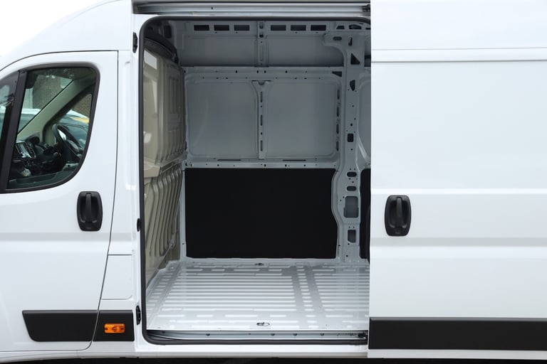 2025 Peugeot Boxer 2.2 BlueHDi 140 L4H2 435 Professional Panel Van Diesel Manual