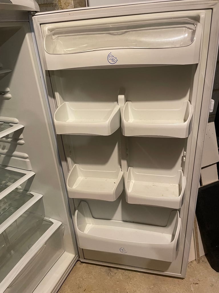 Hotpoint RLA52P Fridge in good working condition.
