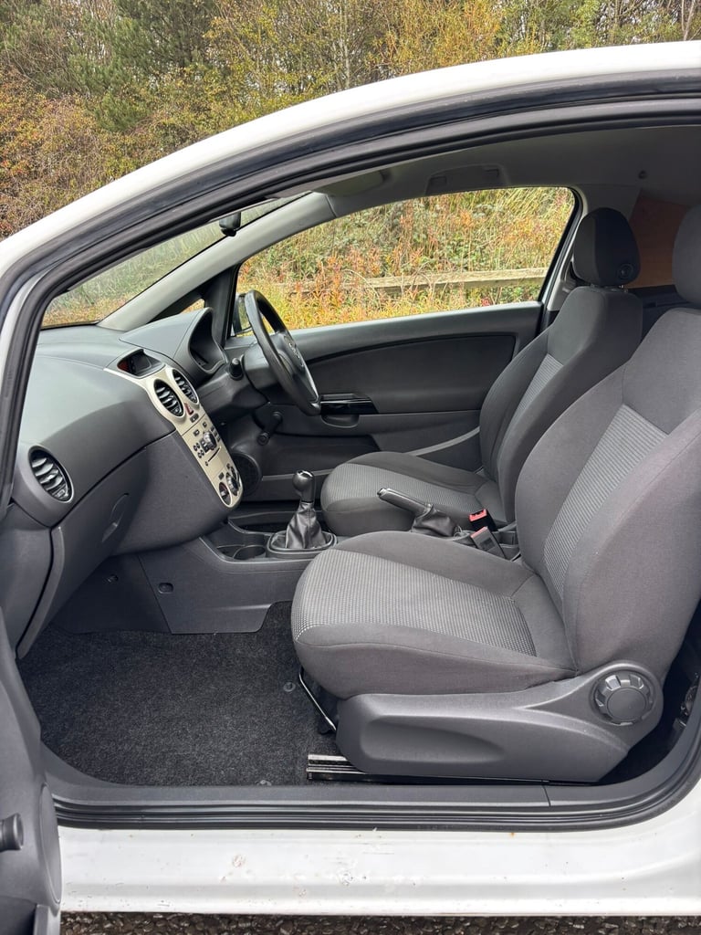 (60) 2010 VAUXHALL CORSA VAN 1.3 CDTI DIESEL